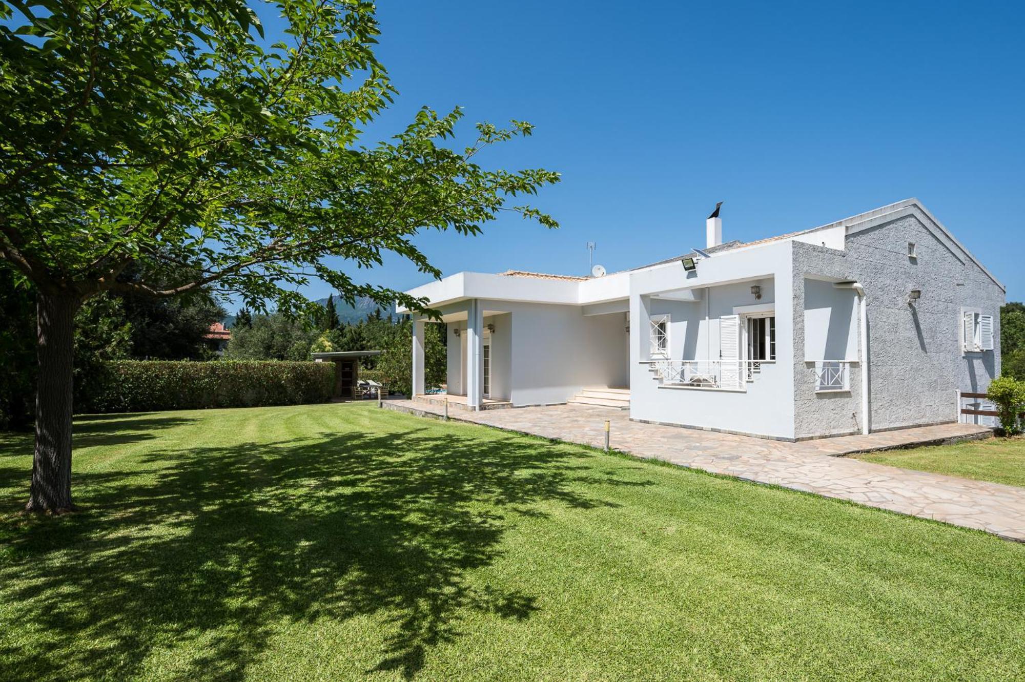 Villa Nefeli With Private Pool By Konnect Dassia  Dış mekan fotoğraf