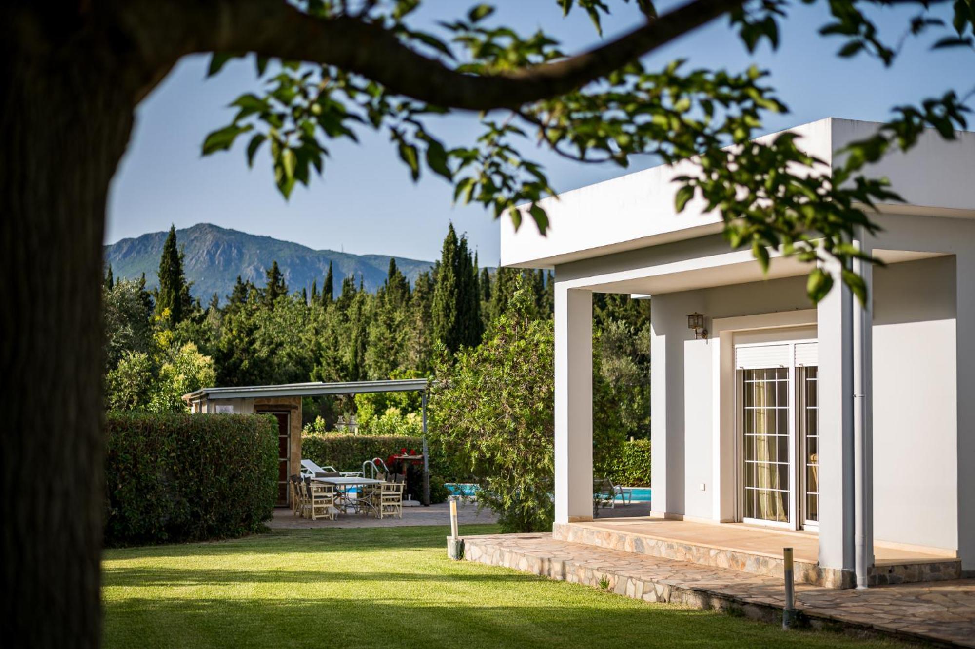 Villa Nefeli With Private Pool By Konnect Dassia  Dış mekan fotoğraf